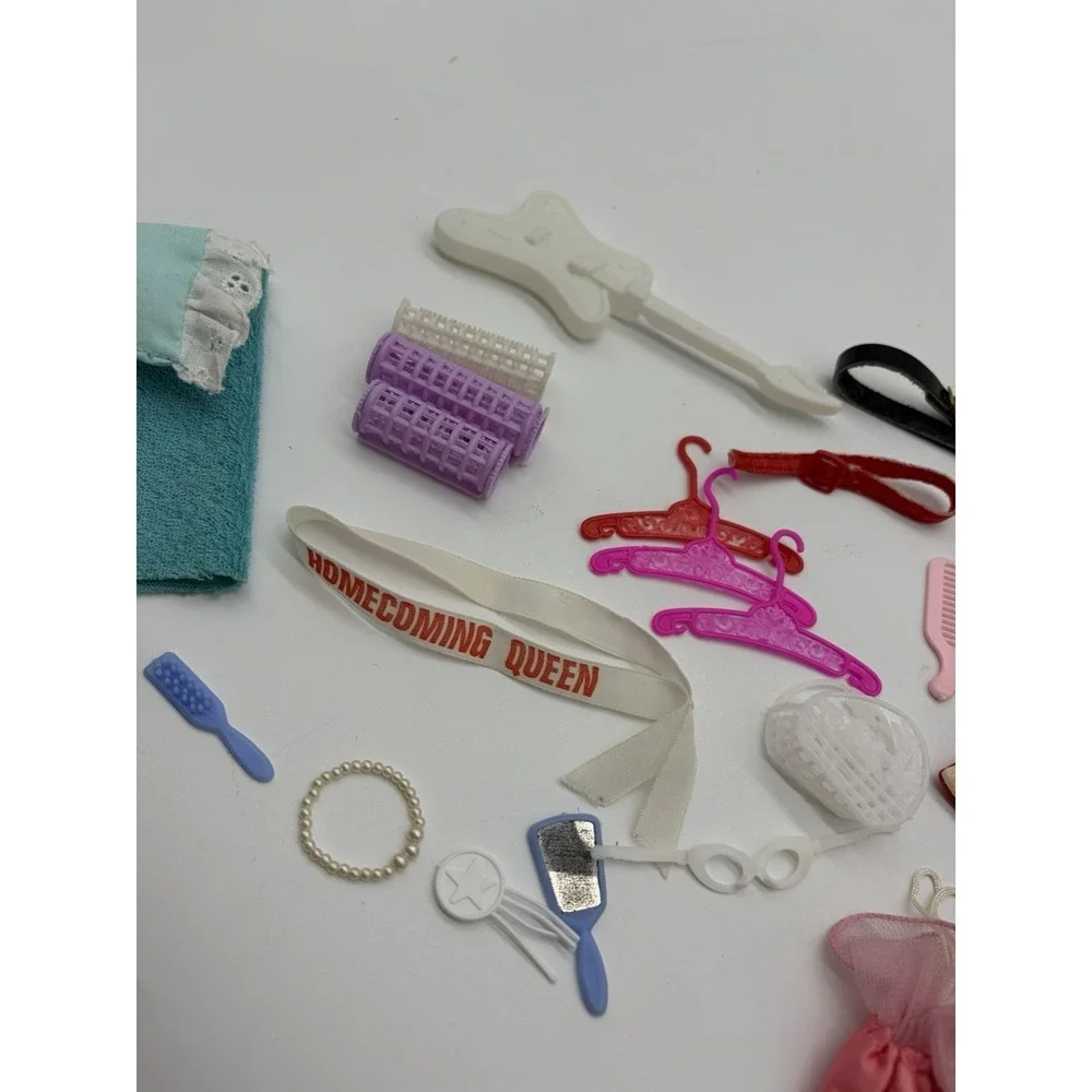 Vintage Barbie  Accessories w/Hangers, Guitar Purses Brushes Belts Jewelry‎